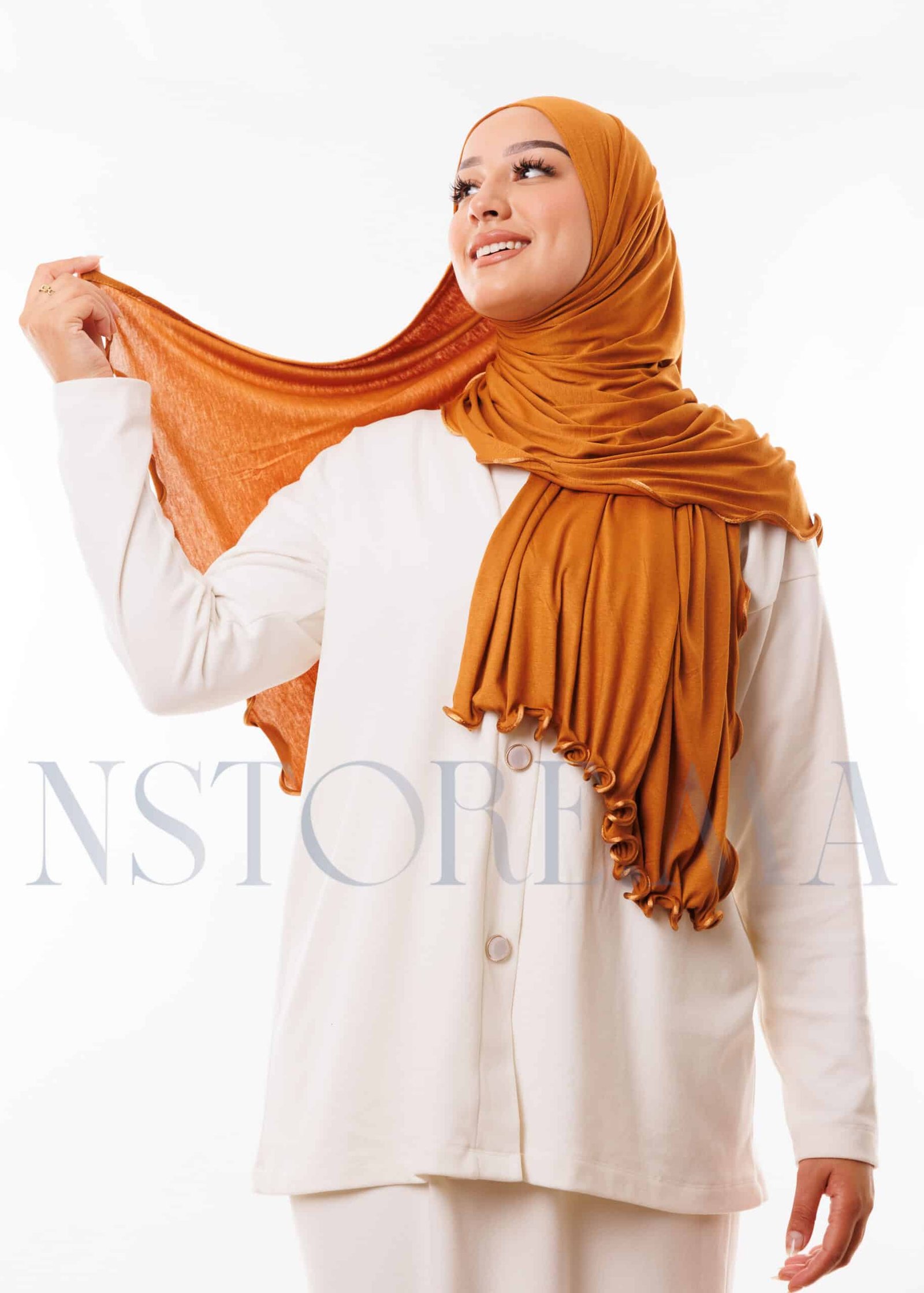 شال ليكرا مموج بني عسلي