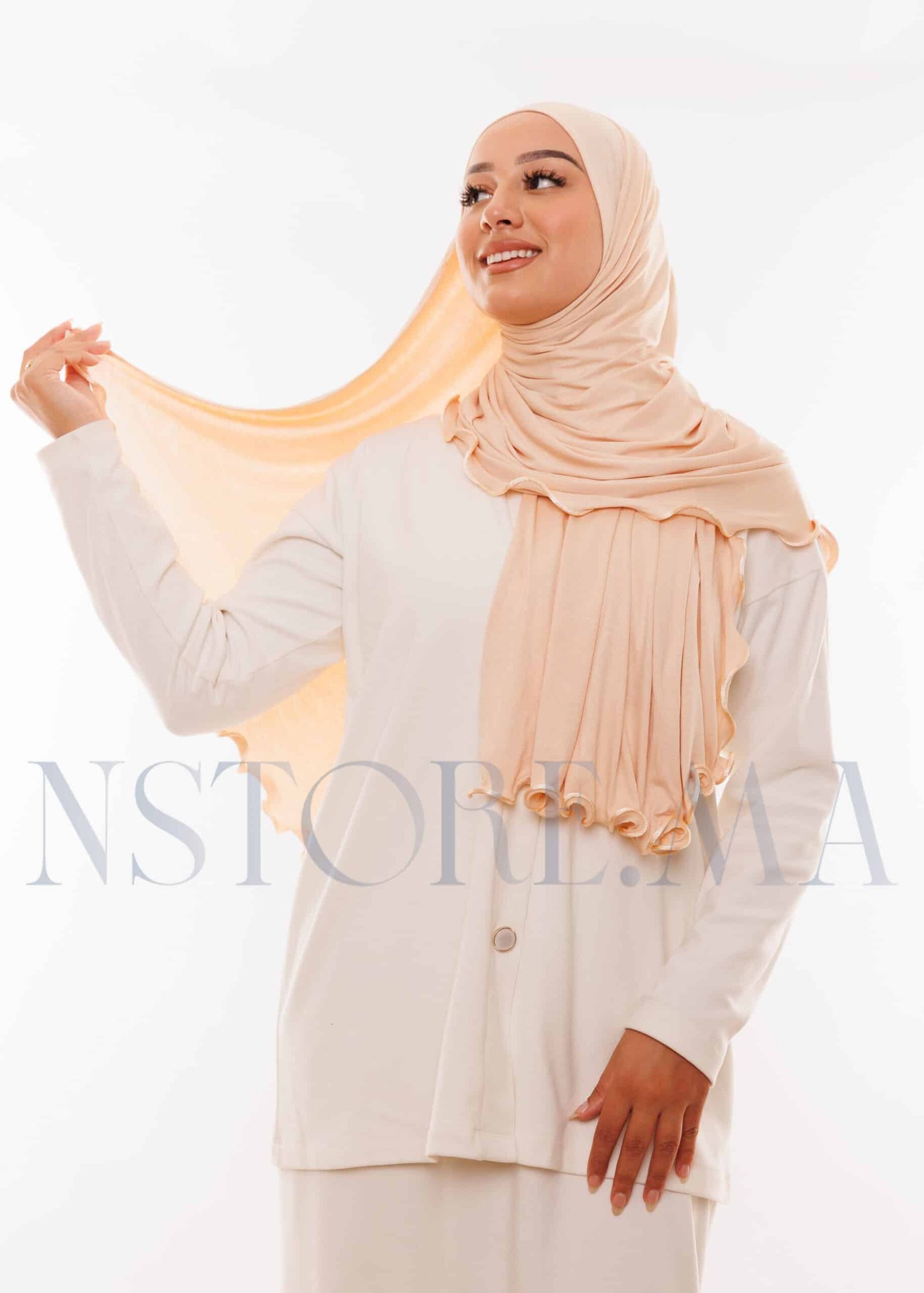 شال ليكرا مموج بيج باستل