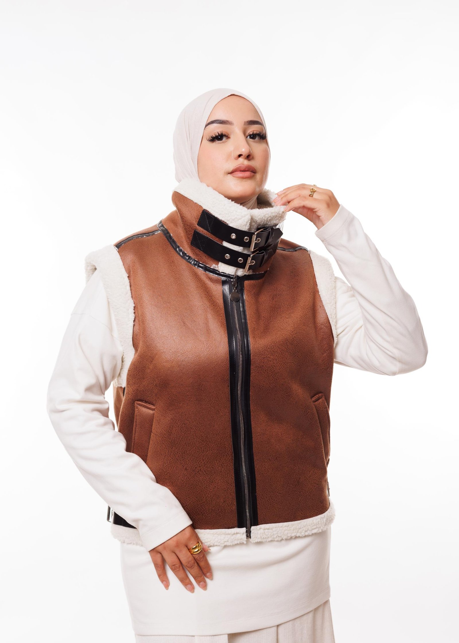 سترة جلدية بدون أكمام