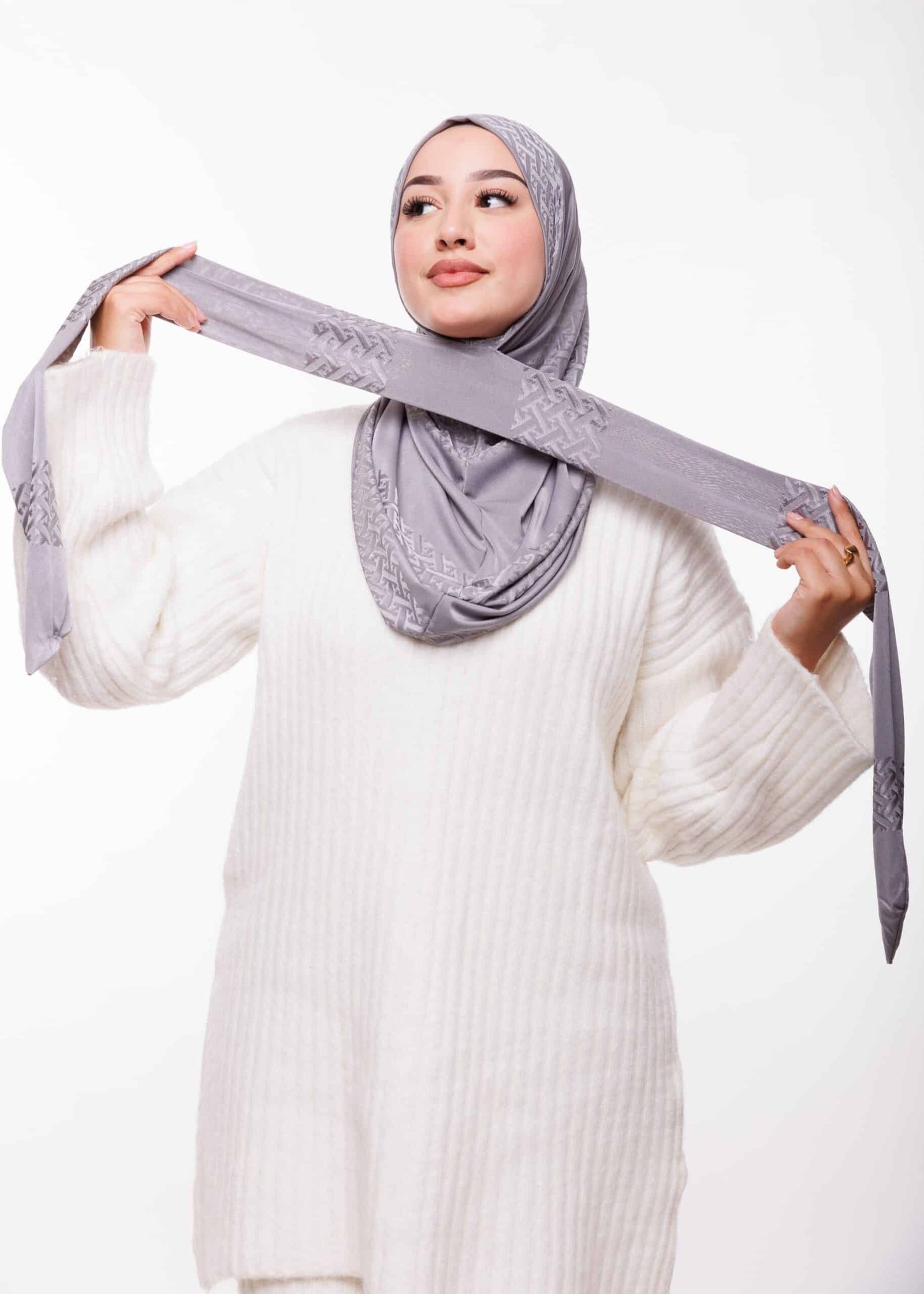 طبقية خليجية - رمادي -