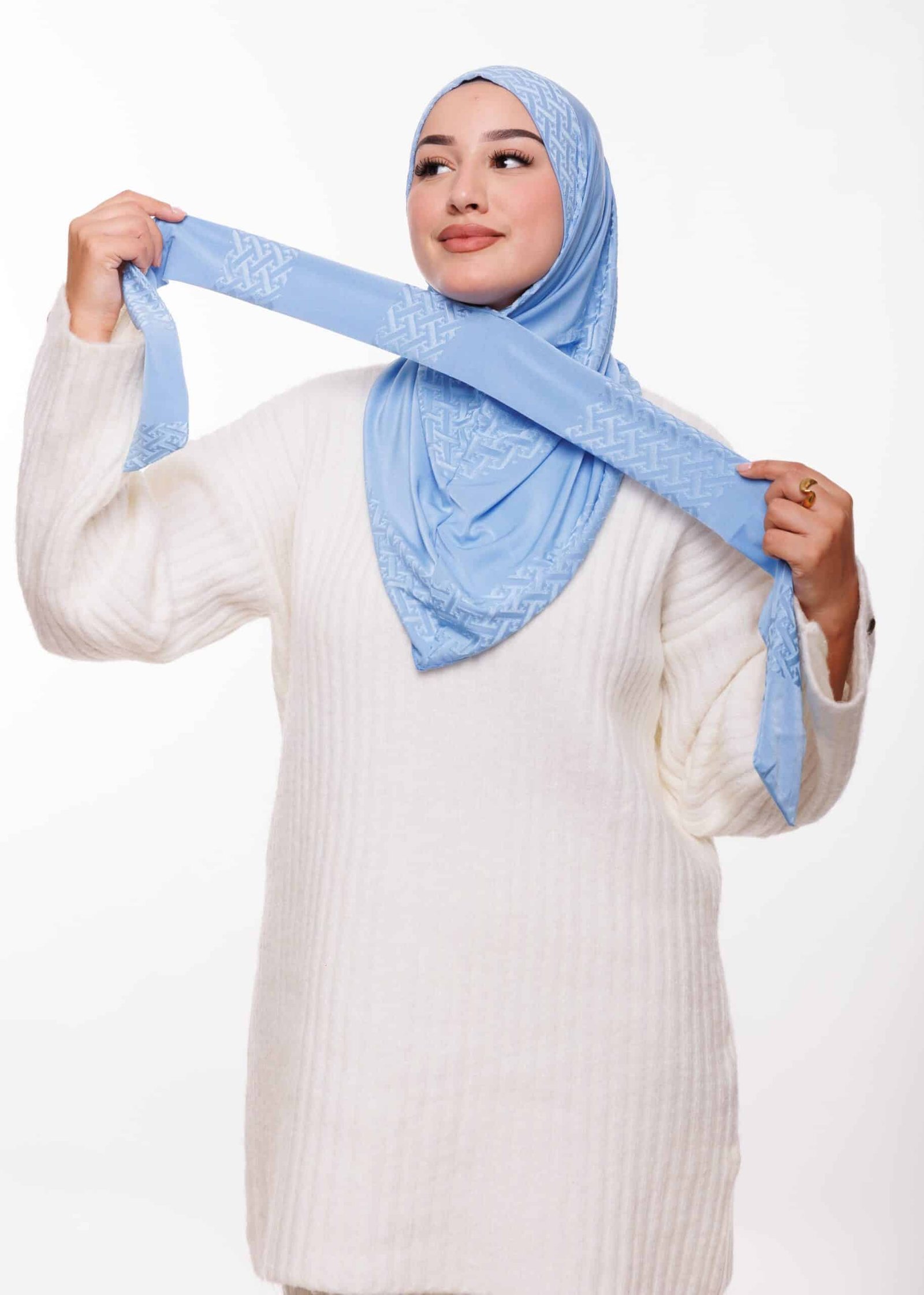 طبقية خليجية - أزرق سماوي -