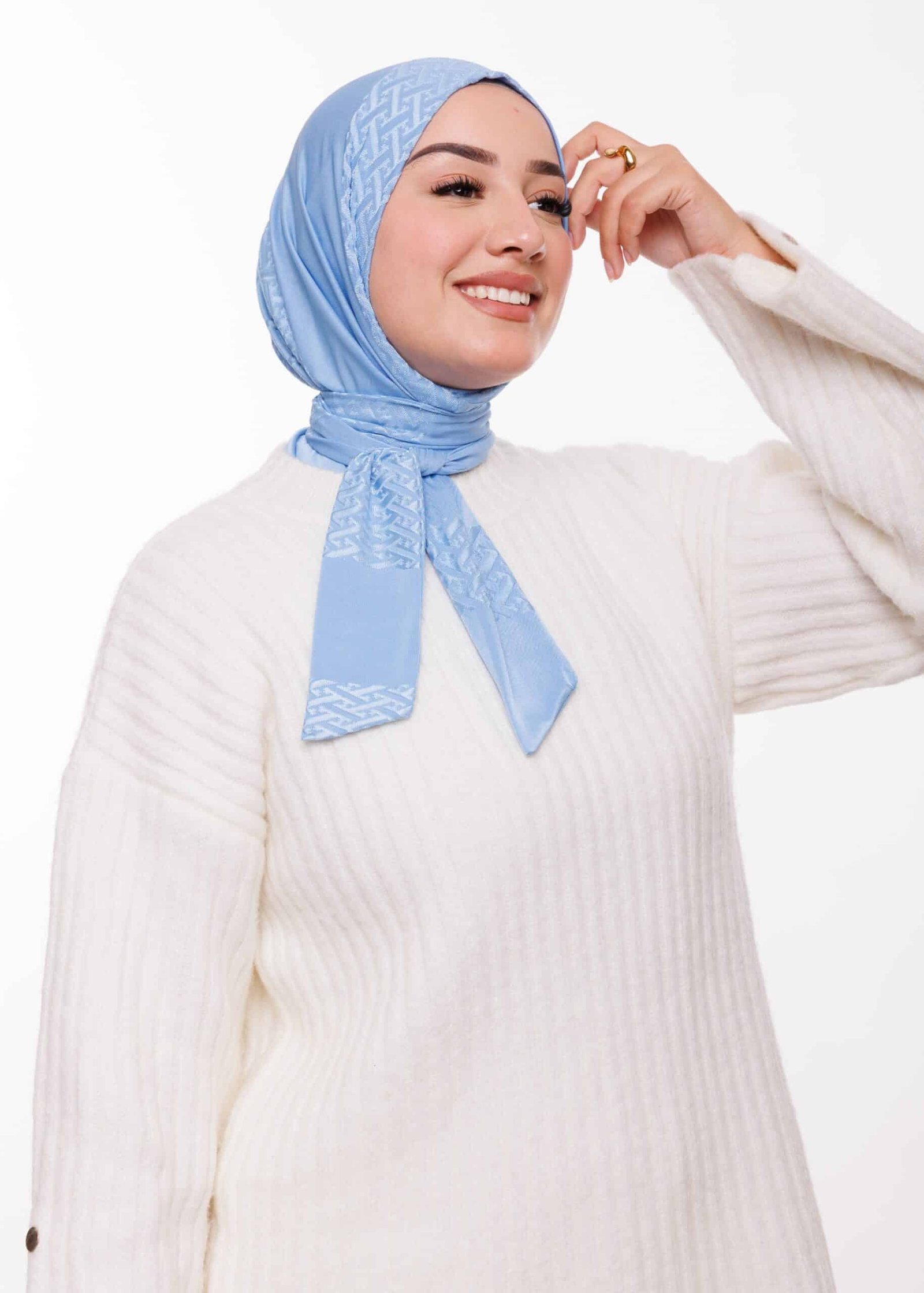 طبقية خليجية - أزرق سماوي -