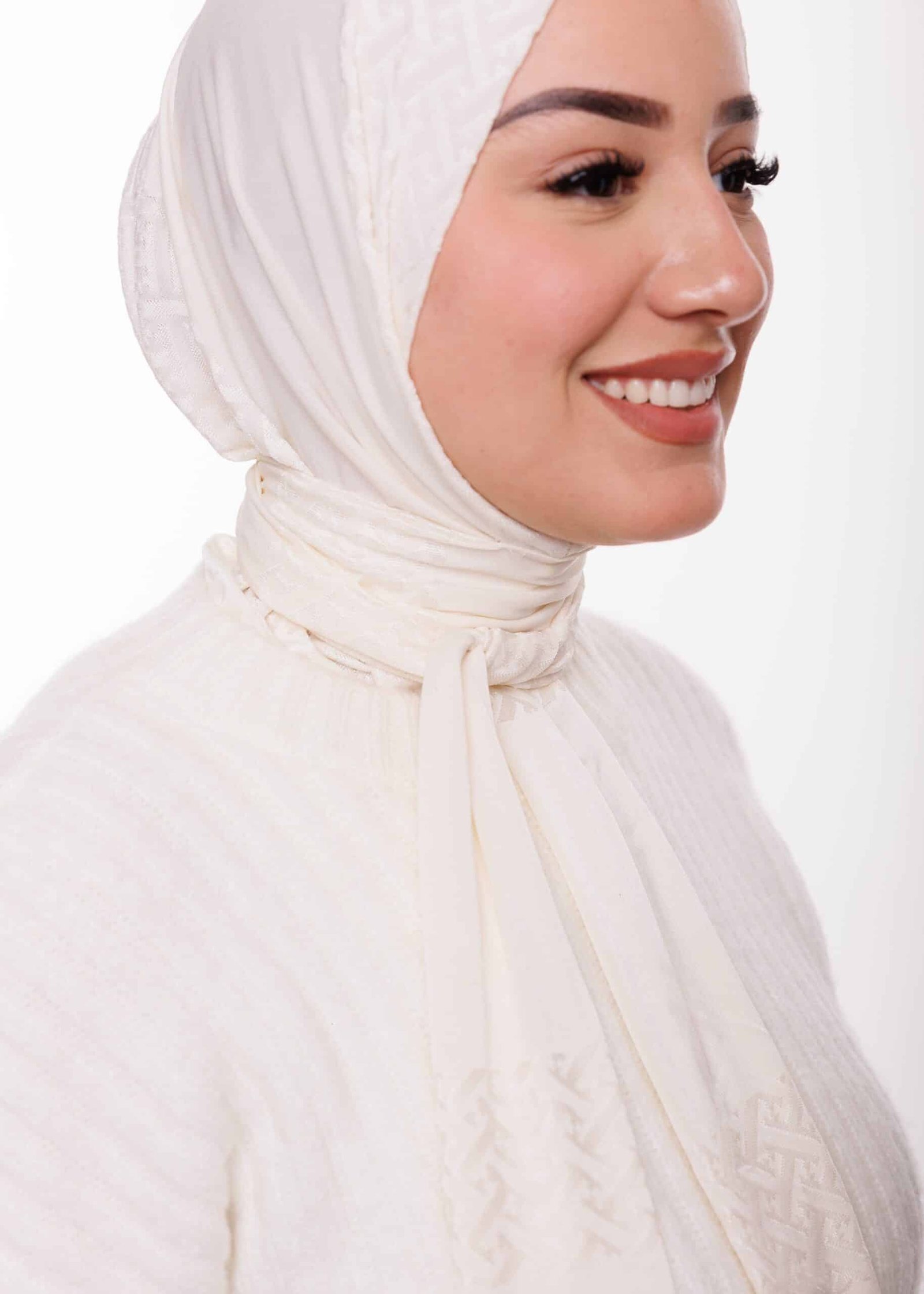 طبقية كشخة خليجية - أبيض مصفر -