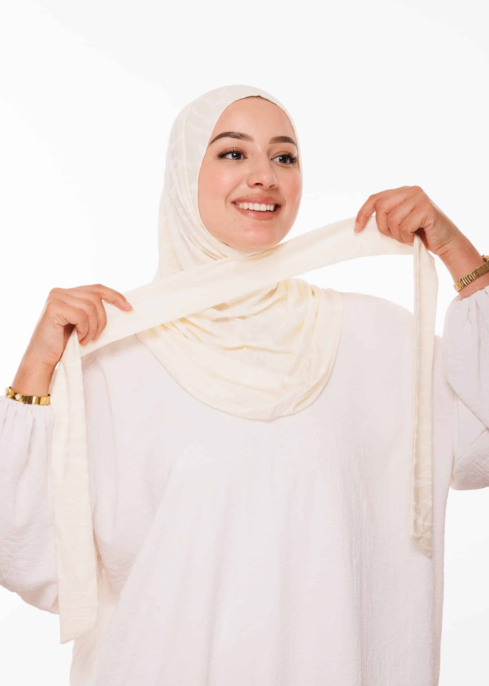 طبقية فخمة - أبيض مصفر