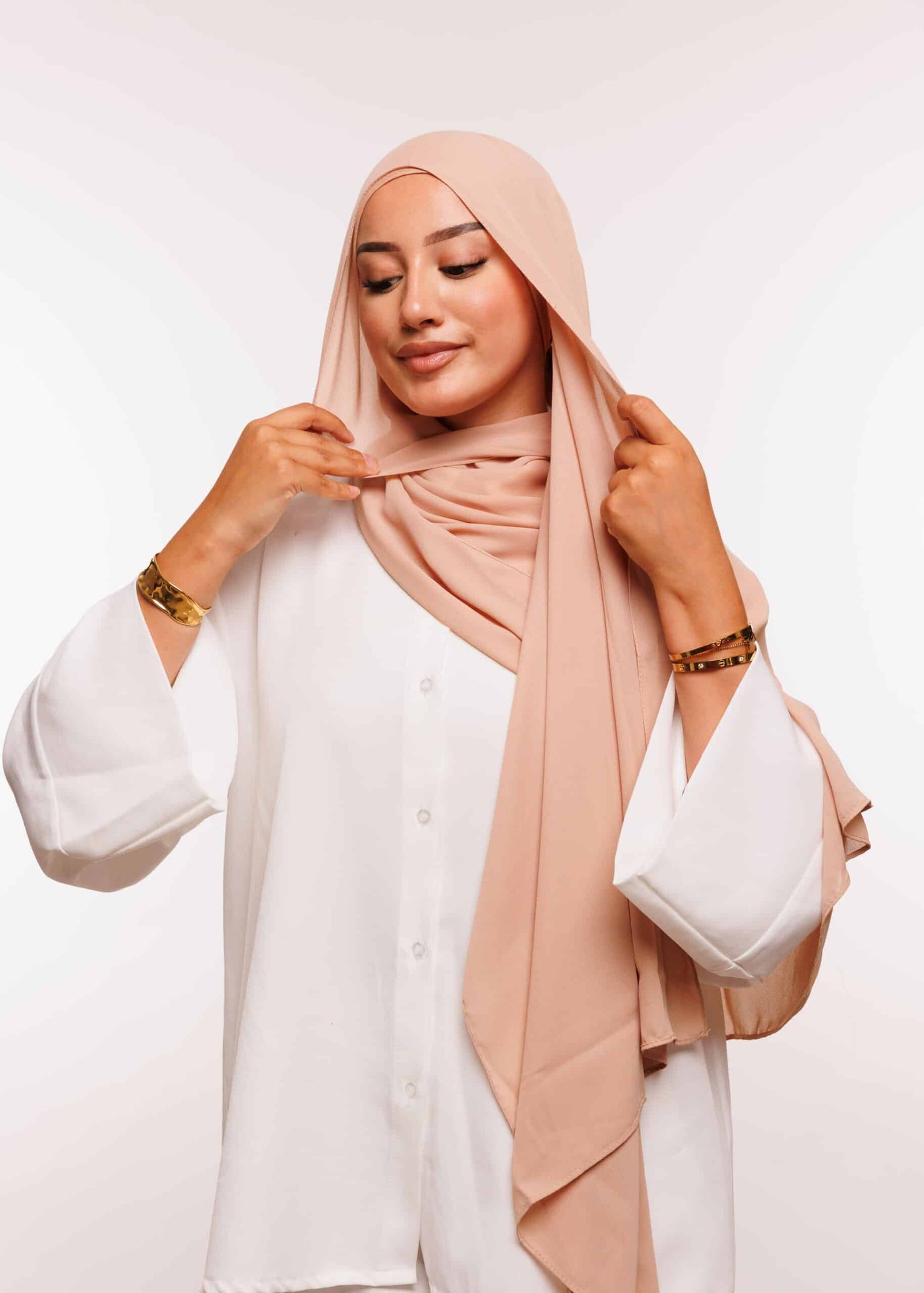 شال كريب بالبوني يربط من الخلف - نحاسي -