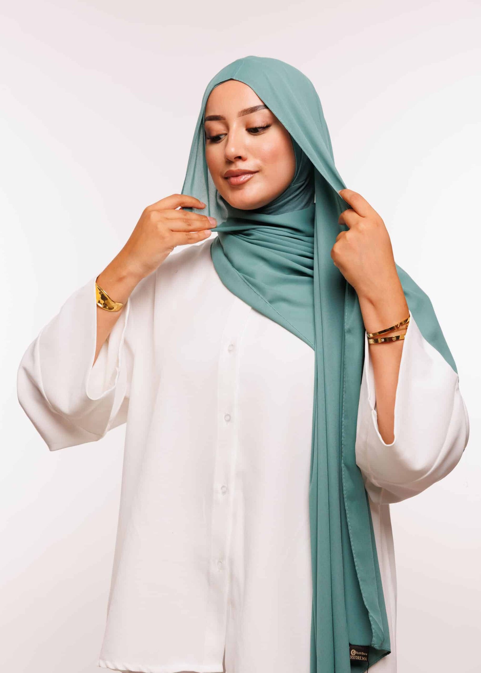 شال كريب حريري بالبوني "النينجا" - أخضر مائي -