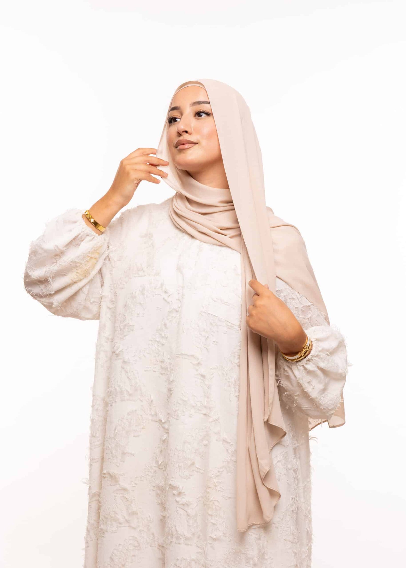 شال كريب بالبوني يربط من الخلف - بيج فاتح